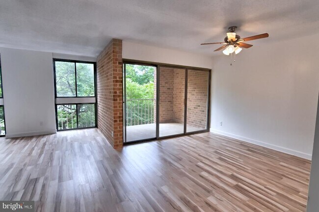 Building Photo - 1580 Moorings Dr