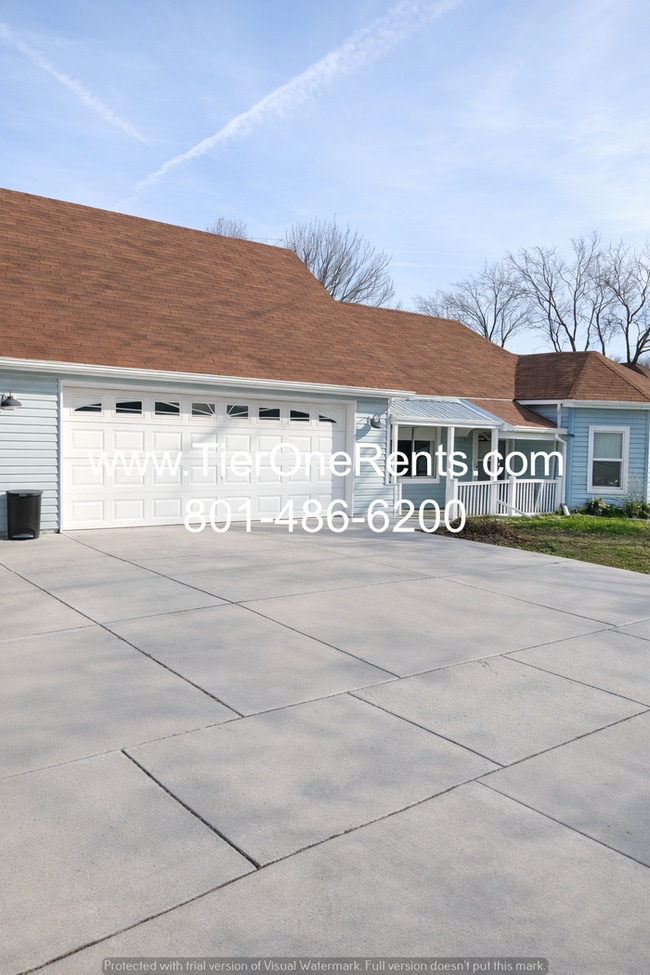 Building Photo - NO DEPOSIT option available for qualified renters with Obligo