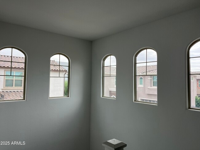 Building Photo - 663 S Beebe St