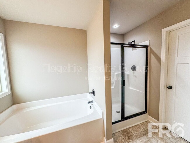 Building Photo - 419 Planters Ridge Dr