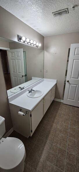 2nd bathroom vanity - 5614 Pinnacle Heights Cir