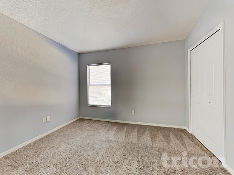 Building Photo - 8405 Quarter Horse Dr