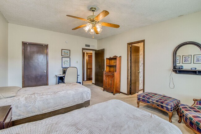 Building Photo - Beautiful 1-story southwestern-style home in west El Paso