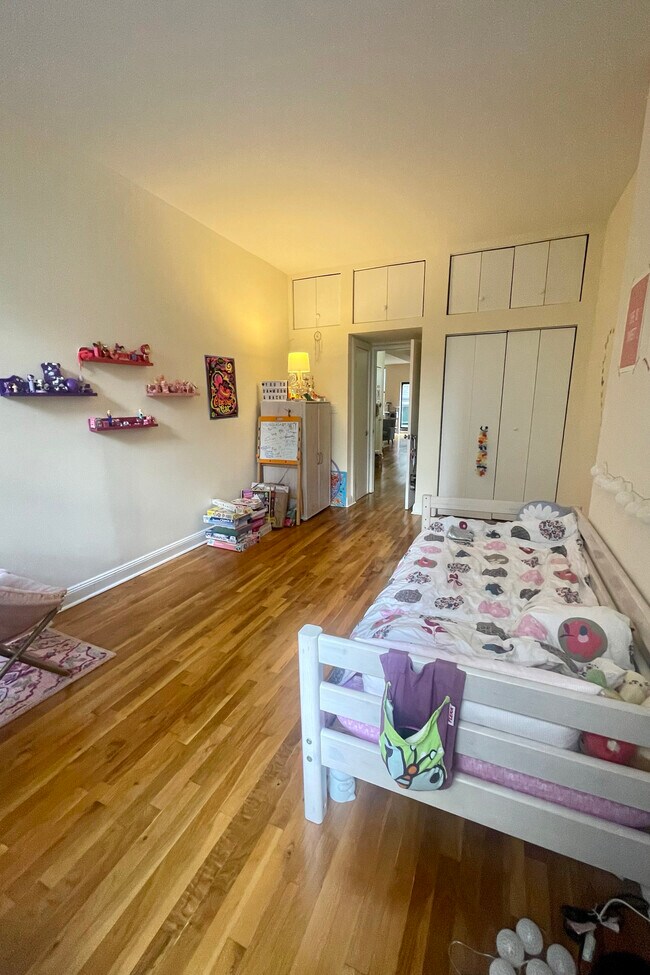 Building Photo - 1319 1st Ave.