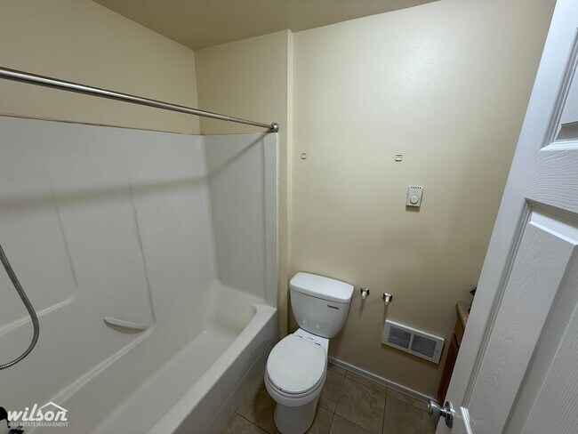 Building Photo - 2508 Willow St