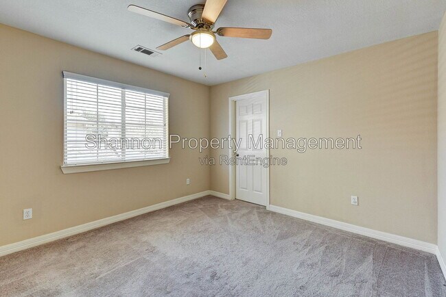 Building Photo - 2919 Crest Park Dr