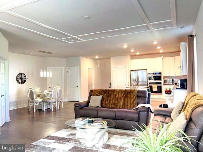 Building Photo - 521 Davis Fls Dr