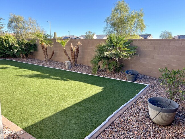 Building Photo - 2321 N Hidden Canyon Dr