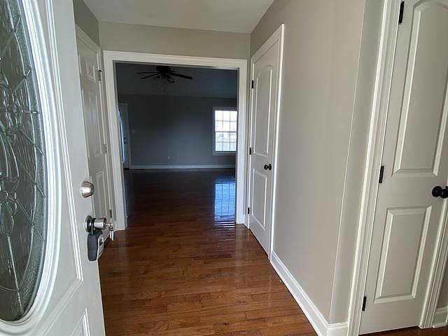 Building Photo - 911 Hidden Creek St