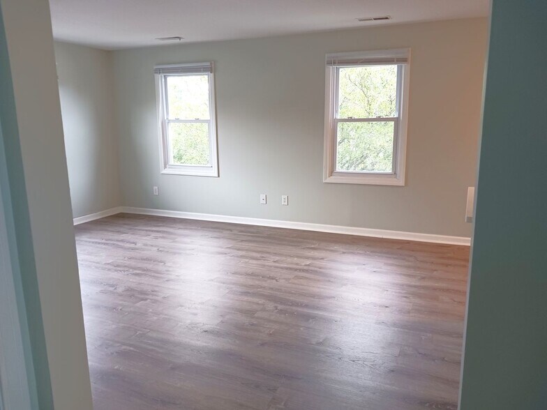 Building Photo - 262 -264 George Waterman Road