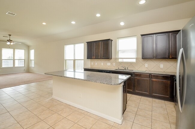 Building Photo - 16608 Spirit Lake Ct