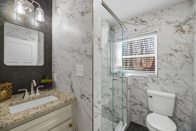 Building Photo - 2113 W Madison Ave