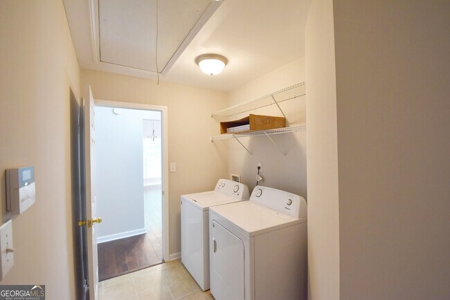 Building Photo - 208 Turnbridge Cir