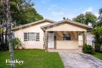 Building Photo - 120 SW 7th Terrace