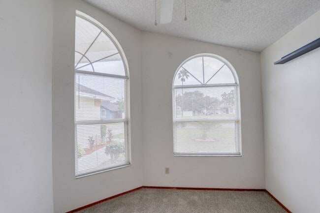 Building Photo - 10038 Little Teak St