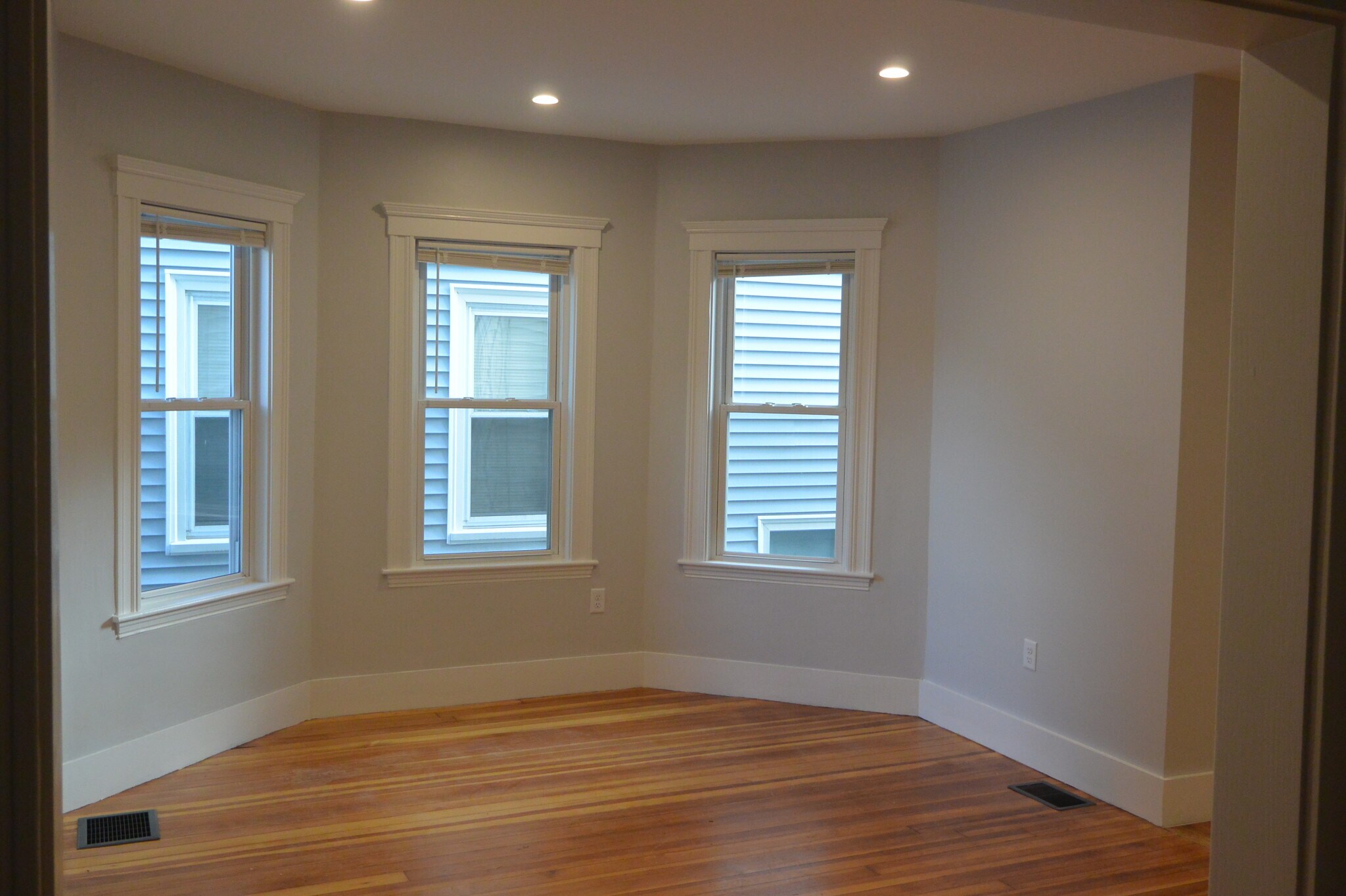 Building Photo - 54 Tremont St