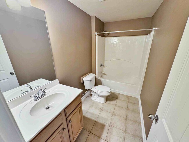 Building Photo - 6BR, 4BA, In-Law Suite