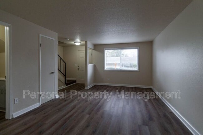 Building Photo - 1327 Z St