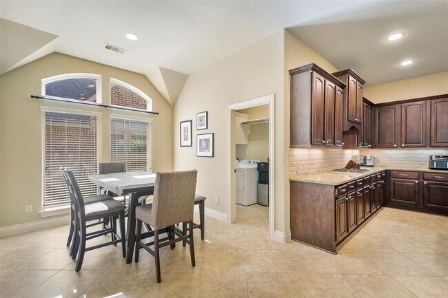 Building Photo - 27930 Colonial Point Dr