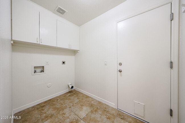 Building Photo - 5013 W Evans Dr