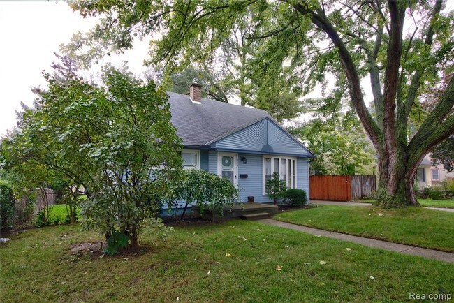 Building Photo - 249 S Chocolay Ave