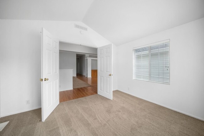 Building Photo - Large 3/2 Home in 55 & Older Community