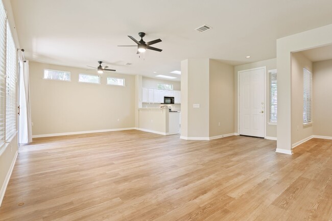 Building Photo - 118 Larkspur Ln