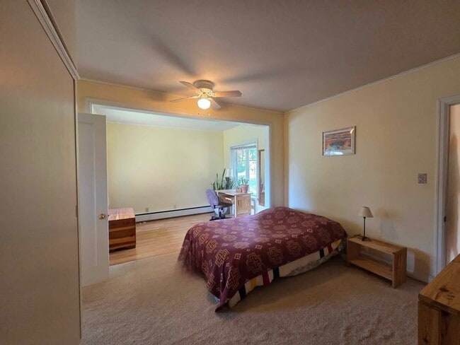 Building Photo - Adorable 2 bedroom house for rent in quiet...