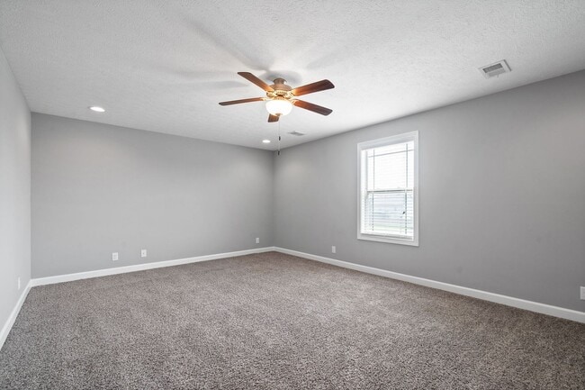 Building Photo - Gorgeous Single-Family with a Large Fenced Backyard!