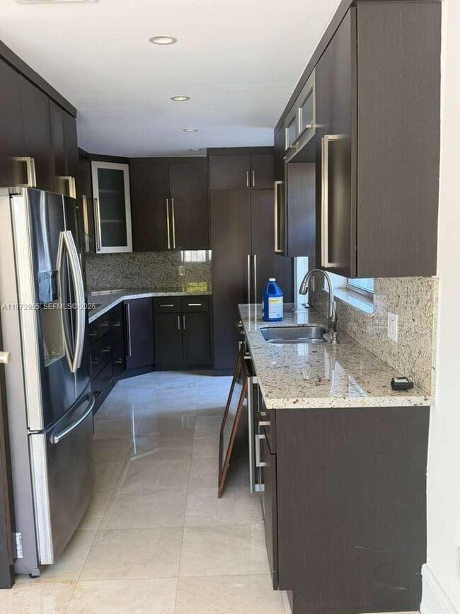 Building Photo - 2954 SW 25th Ter