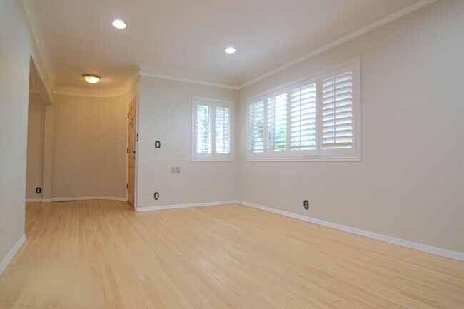 Building Photo - 1440 N Pass Ave