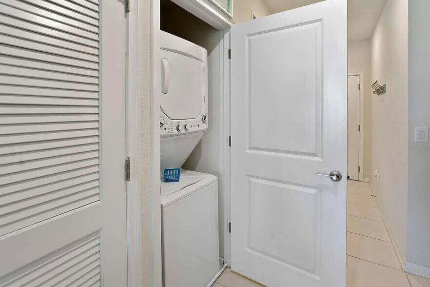 Building Photo - 4784 Clock Tower Dr