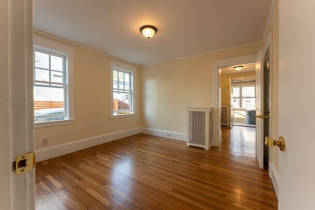 Building Photo - 87 Harnden Ave