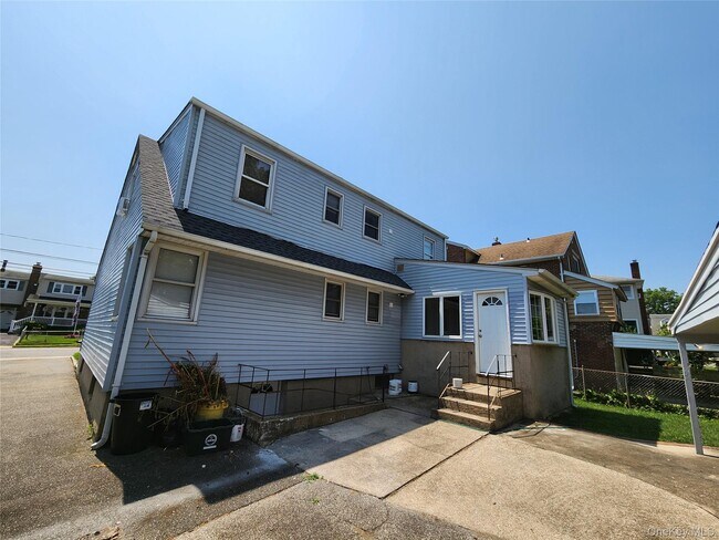 Building Photo - 29 Lenox Ave