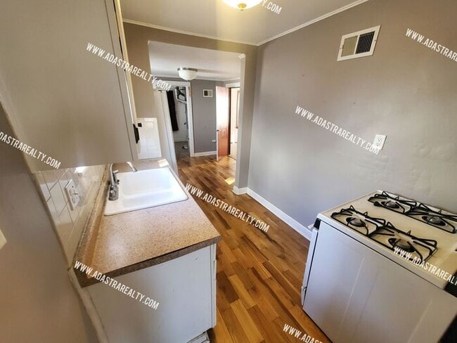Building Photo - Charming 2 Bedroom Bungalow in WALDO-Avail...