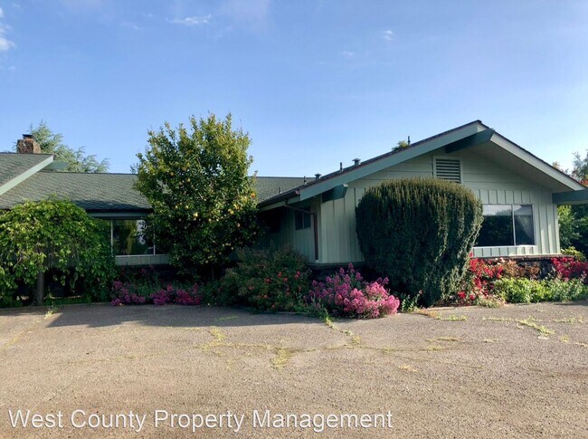 Building Photo - 5 br, 4.5 bath House - 3645 Roblar Rd