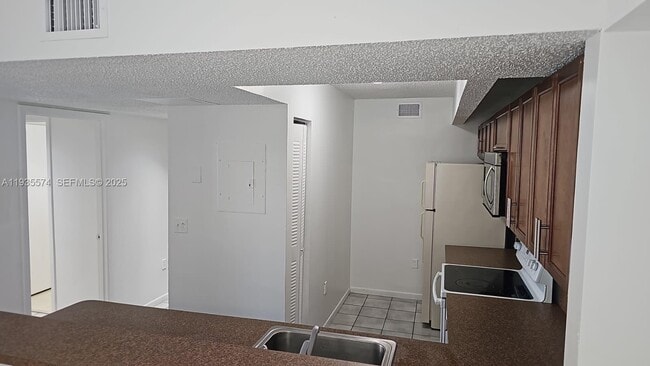 Building Photo - 8540 SW 212th St