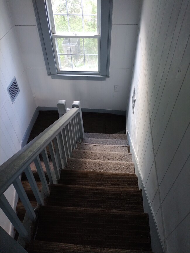 Building Photo - 13 Allway St