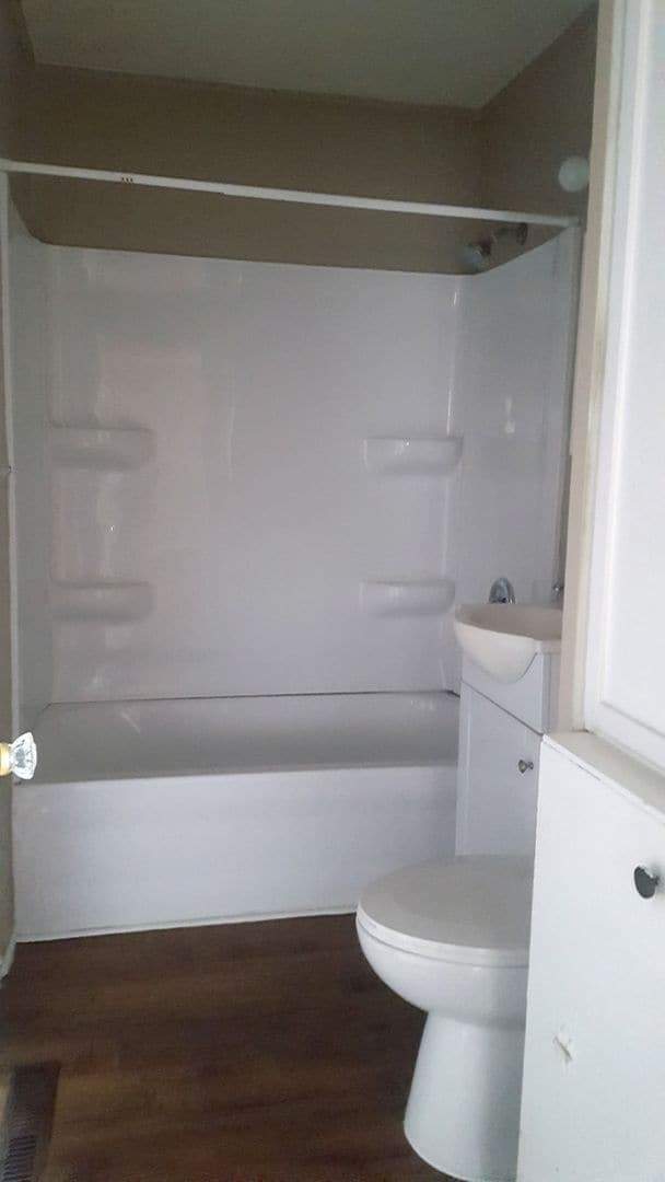 Building Photo - Single-story 3 bed 2 bath home for rent!