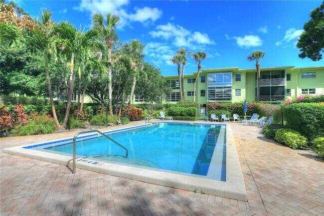 Building Photo - 1100 Ponce De Leon Cir