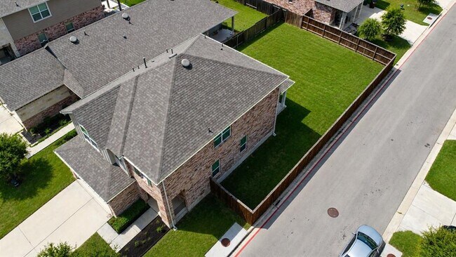 Building Photo - 521 Lady Swiss Ln