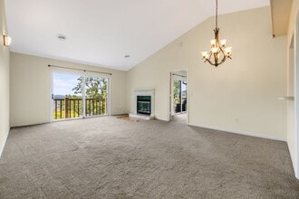 Building Photo - 2-Bedroom, 2-Bathroom Condo with Stunning Downtown Views