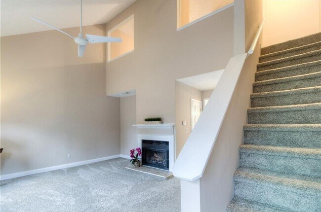 Building Photo - 420 Poplar Glen Ct
