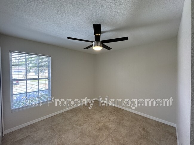 Building Photo - 4343 Belladonna Ave