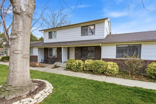 Building Photo - 8443 W Rifleman St
