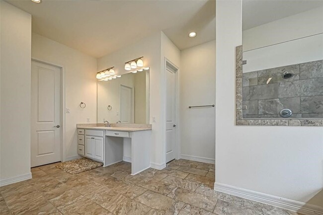 Building Photo - 28214 Evergreen Cove Ln