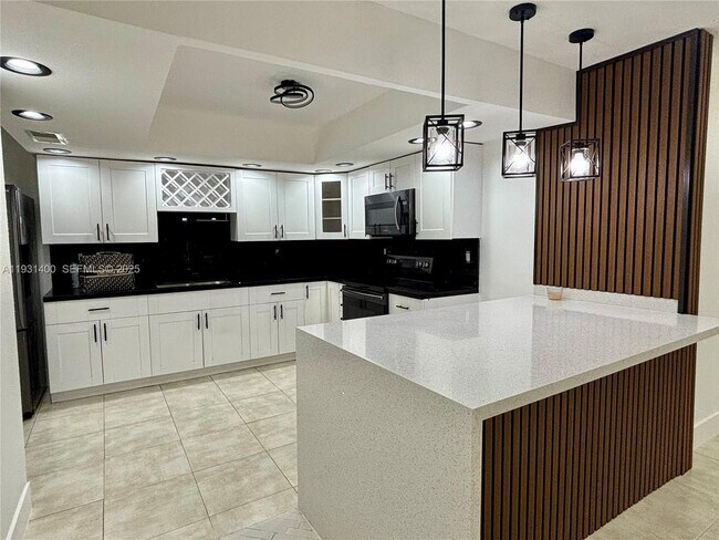 Building Photo - 8561 Claridge Dr