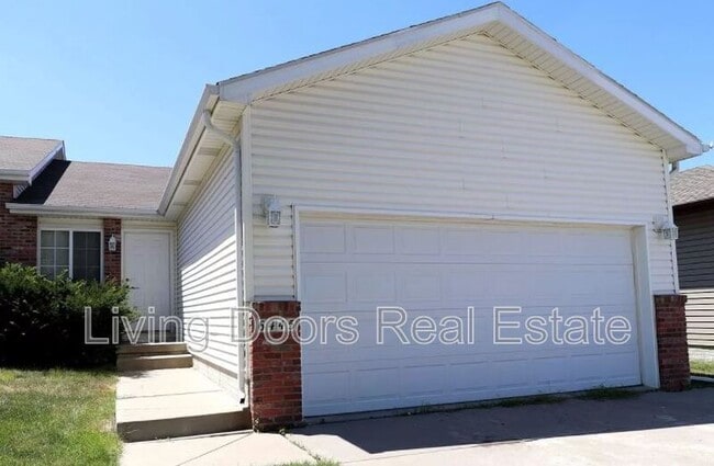 Building Photo - 6441 Whitewater Ln