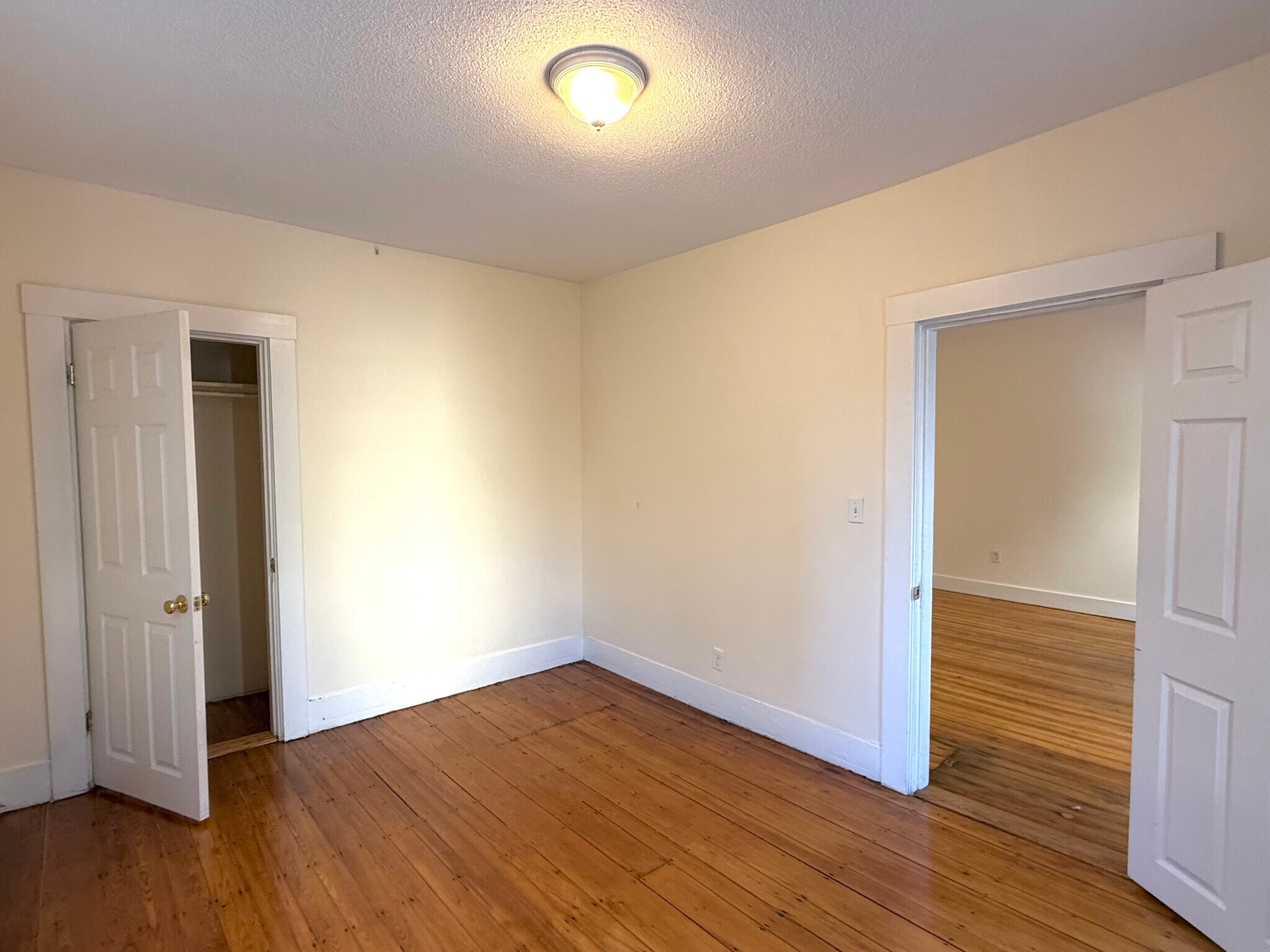 Building Photo - 19 Roberts St