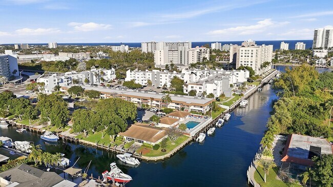 Building Photo - 2860 NE 14th Street Causeway